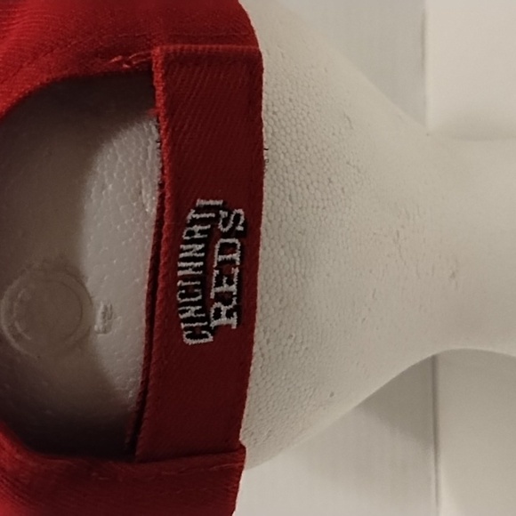 Cincinnati Red Sox Adjustable Strap Red Baseball Cap One Size Fits Most - Picture 5 of 10
